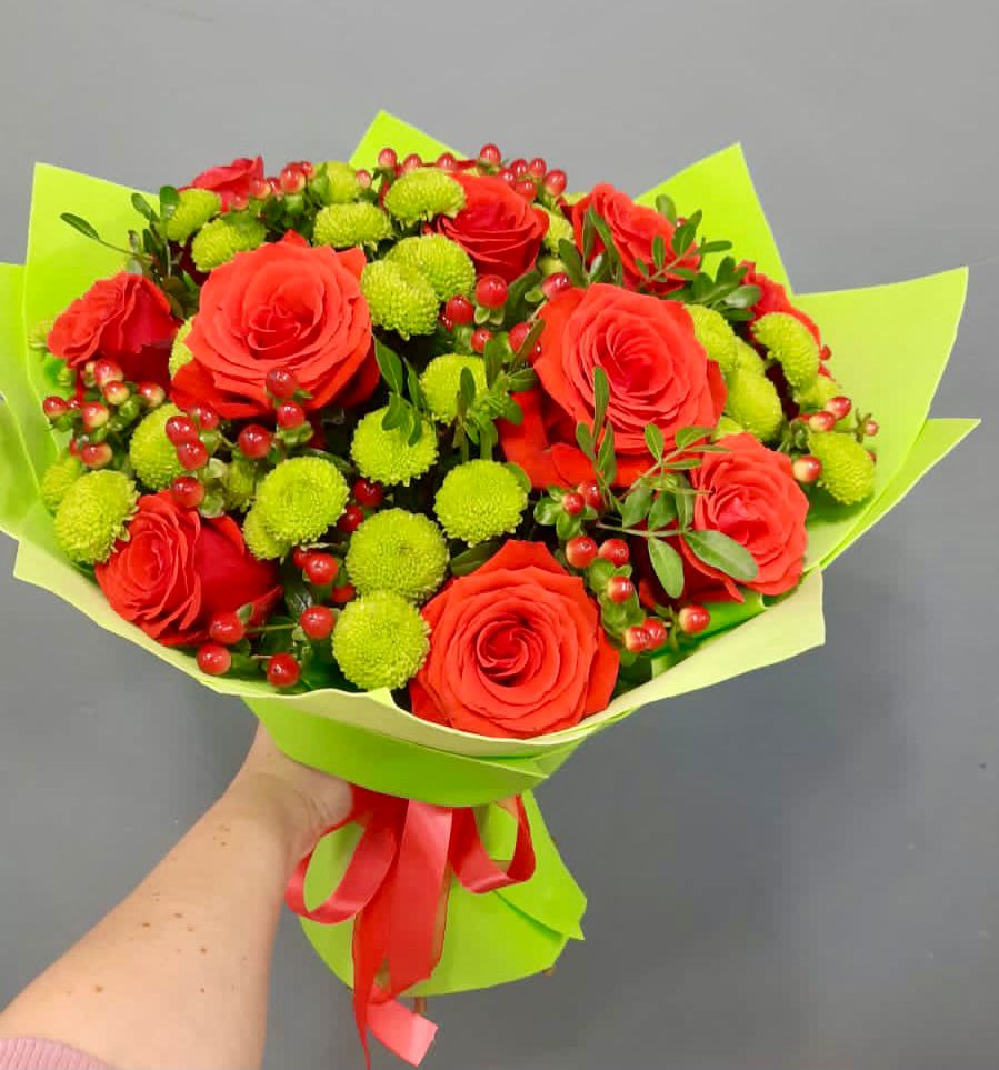 Букет цветов из: Хризантемы и Розы в Пятовском