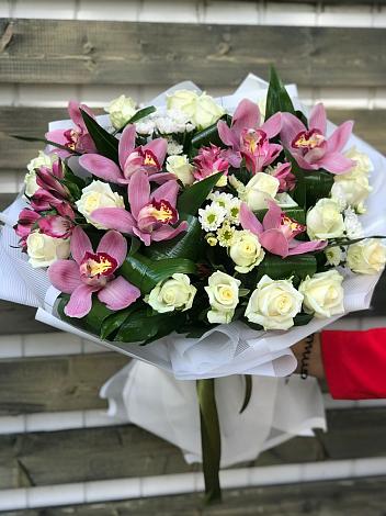 Букет цветов из: Розы и Хризантемы в Пятовском