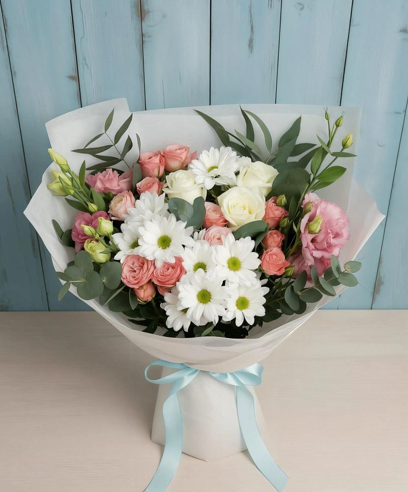 Букет цветов из: Розы, Лизиантусы и Хризантемы в Пятовском