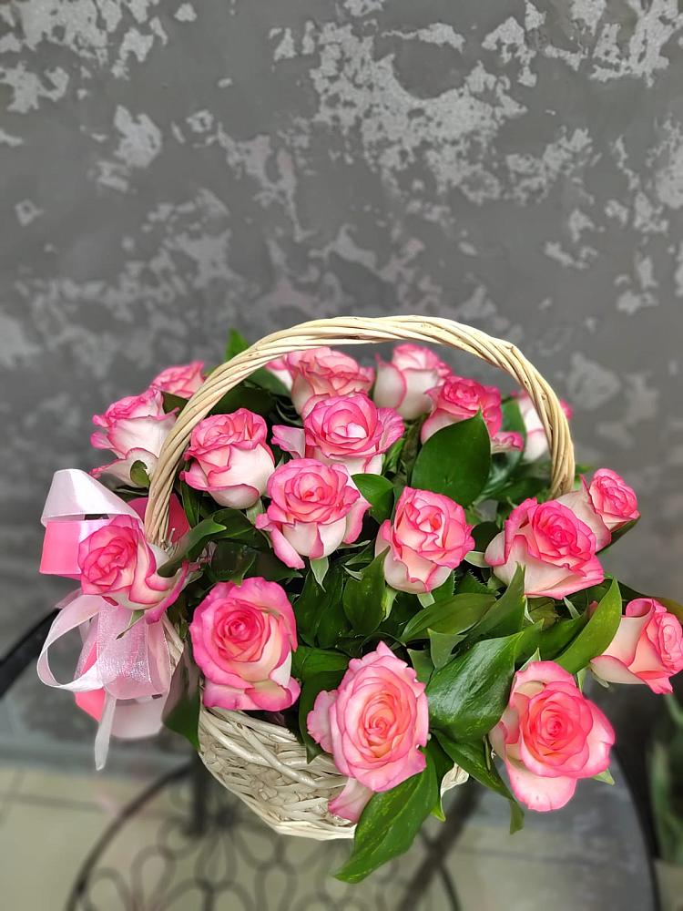 Цветочная композиция из Розы в корзине в Пятовском