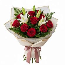 Букет цветов из:  Лилии и Розы в Пятовском