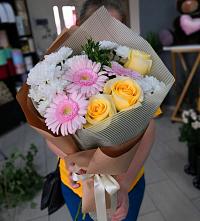 Букет цветов из:  Герберы, Розы и Хризантемы в Пятовском