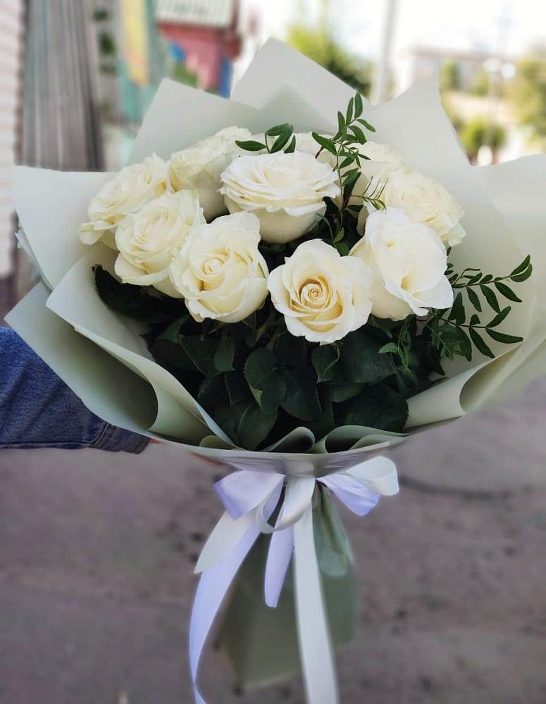Букет Белые розы Проуд в Пятовском