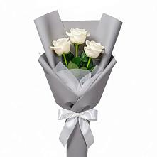 Букет 3 белые розы в Пятовском