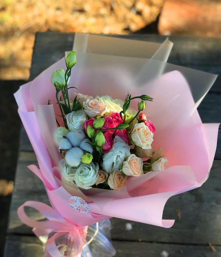 Букет цветов из: Розы и Лизиантусы в Пятовском