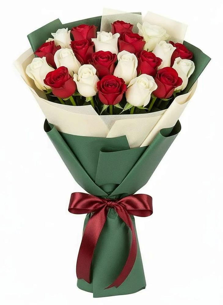 Букет Микс из красных и белых роз в Пятовском