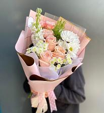 Букет цветов из:  Хризантемы и Розы в Пятовском