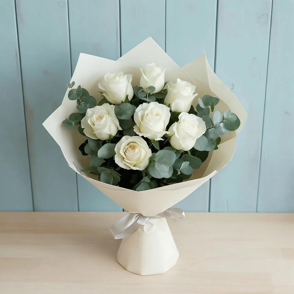 Букет Белые розы в Эвкалипте в Пятовском