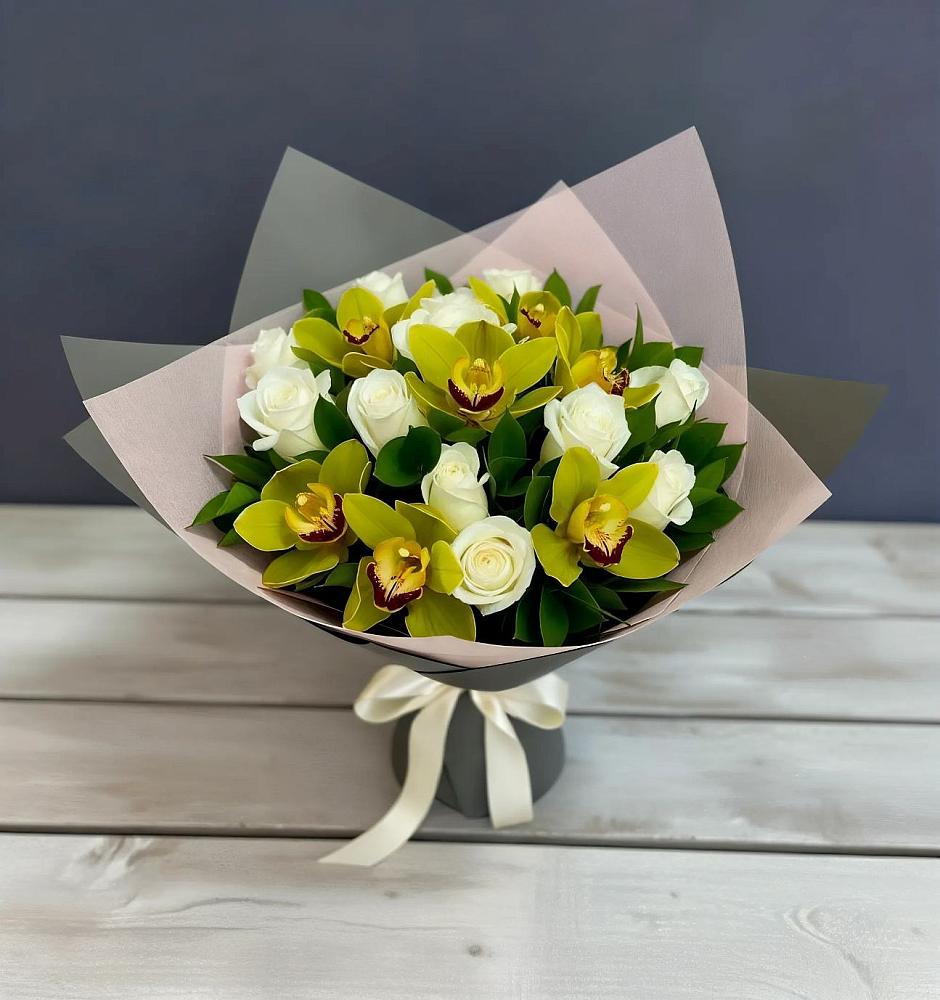 Букет цветов из: Орхидеи и Розы в Пятовском