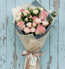 Букет цветов из:  Розы #REPLACE_PRED# Пятовском