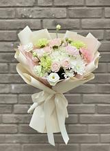 Букет цветов из:  Гвоздики, Розы, Лизиантусы и Хризантемы в Пятовском