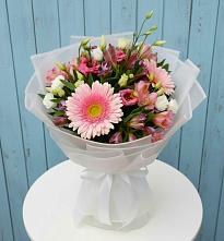 Букет цветов из:  Герберы, Альстромерии и Лизиантусы в Пятовском