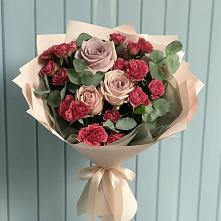 Букет цветов из:  Гвоздики и Розы в Пятовском