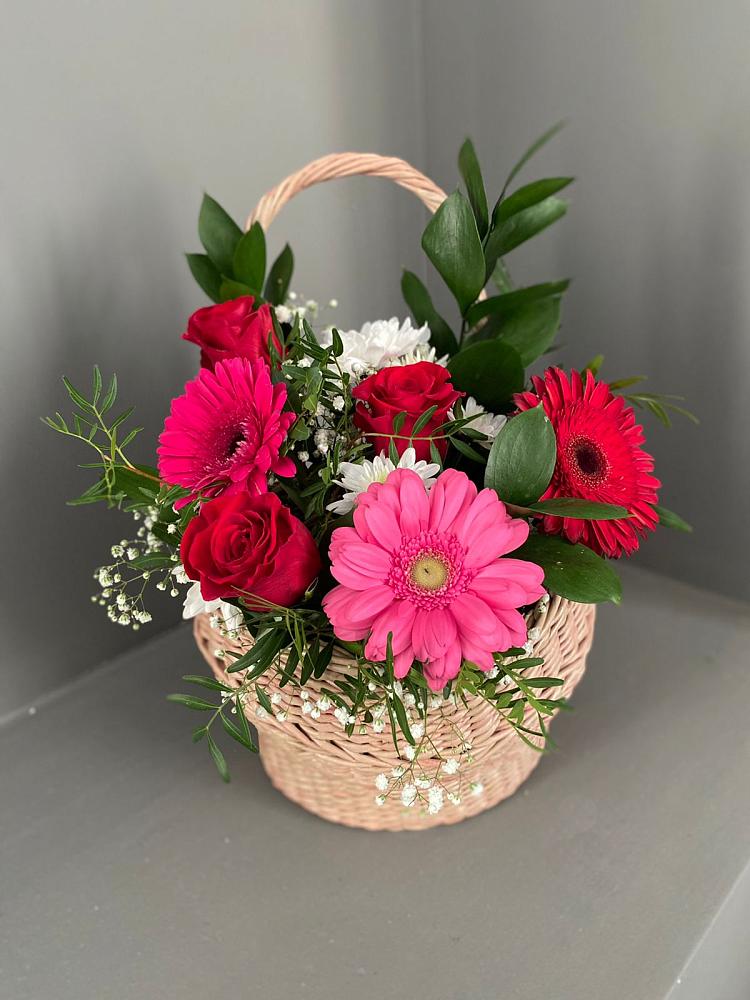 Цветочная композиция из Розы, Хризантемы и Герберы в корзине в Пятовском