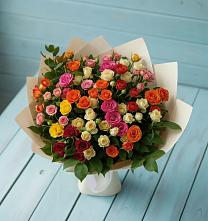 Букет Микс из разноцветных кустовых роз в Пятовском